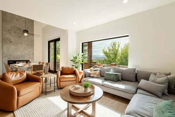 Smart TV, fireplace, video games