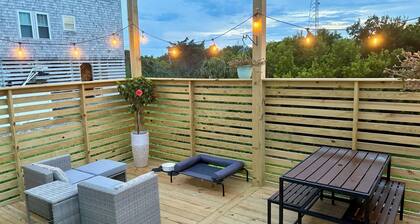 Charming pet friendly studio 350 feet away from the Rodanthe Pier and the beach.