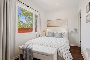 1 bedroom, desk, iron/ironing board, free WiFi