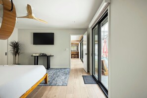 3 室のベッドルーム、アイロン / アイロン台、旅行用ベビーベッド、WiFi (無料)
