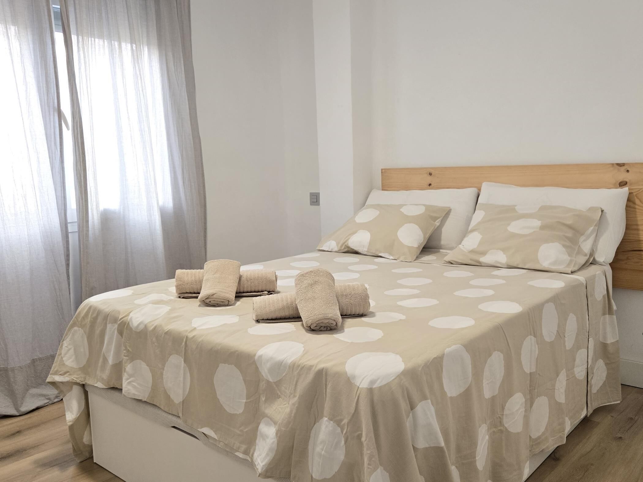 Strykejern/-brett, internettilgang og sengetøy