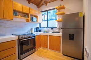 Micro-ondes, four, plaque de cuisson