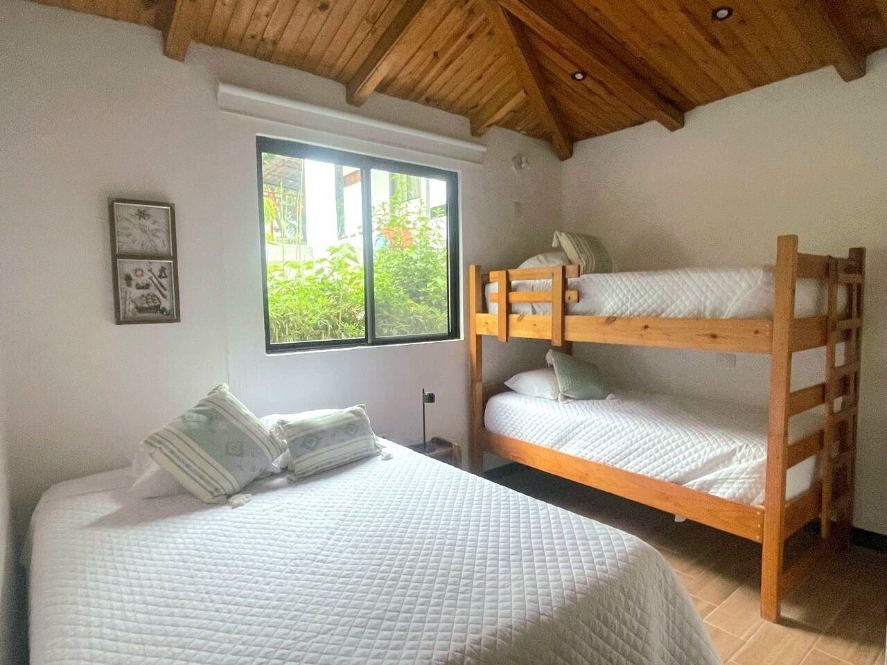 2 habitaciones, wifi, ropa de cama y acceso para silla de ruedas 