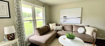 Private, Updated Townhouse in DT Apex