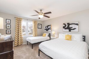 2 chambres, fer et planche à repasser, Wi-Fi gratuit, draps fournis