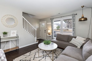 TV - Private, Updated Townhouse in DT Apex (Apex)