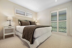 4 Schlafzimmer, Bügeleisen/Bügelbrett, Internetzugang, Bettwäsche