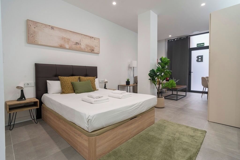 Iron/ironing board, travel cot, free WiFi, bed sheets