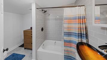 Towels, soap, shampoo, toilet paper