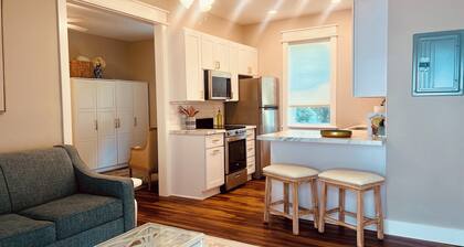 Charming 1-bedroom cottage with WiFi and AC in gorgeous Manteo