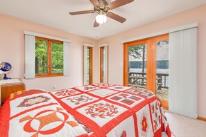 4 bedrooms, desk, iron/ironing board, free WiFi
