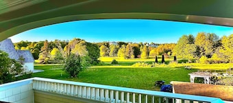 Luxury Retreat on Mackinac Island: Grand Views & Unbeatable Location