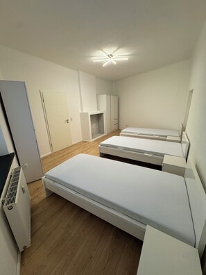 2 Schlafzimmer, Bügeleisen/Bügelbrett, WLAN, Bettwäsche