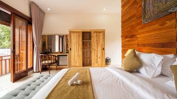 Familienvilla, eigener Pool | Minibar, Zimmersafe, laptopgeeigneter Arbeitsplatz, kostenloses WLAN