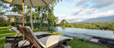 Alberca al aire libre