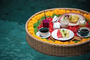 Daily cooked-to-order breakfast (IDR 85000 per person)