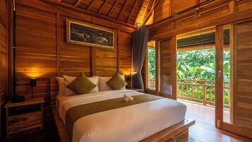 Deluxe Double Room | Minibar, in-room safe, laptop workspace, free WiFi