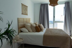 3 bedrooms, iron/ironing board, travel crib, WiFi