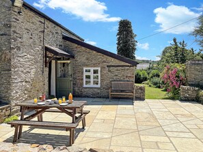 Outdoor dining - South Sandpark Cottage, Kentisbury (North Devon)