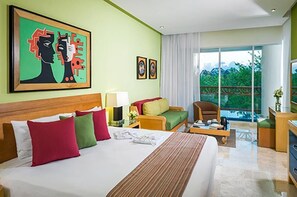 2 bedrooms, iron/ironing board, travel cot, WiFi