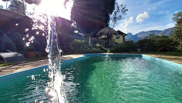 2 piscine all'aperto