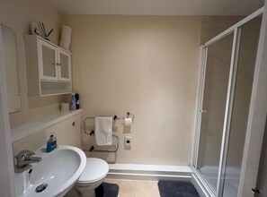 Shower, towels