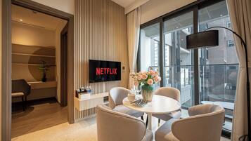 Grand Suite, 1 Bedroom, Club Lounge Access, City View | Egyptian cotton sheets, premium bedding, down comforters