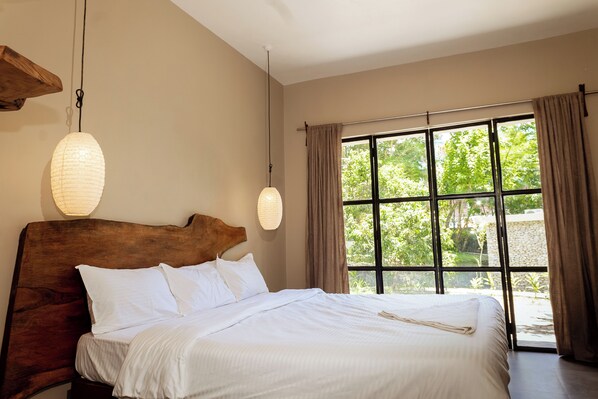 Habitación doble Deluxe, vista al jardín | Escritorio, espacio para trabajar con laptop y wifi gratis 