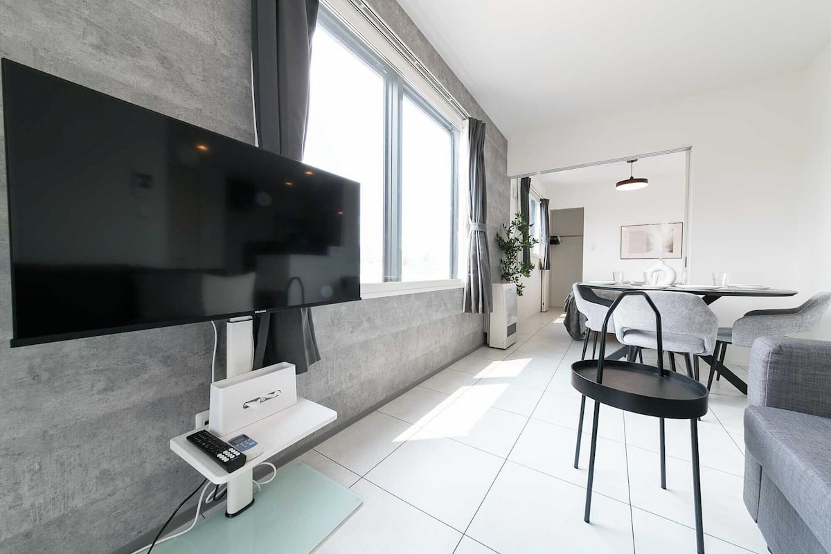 Desk, blackout curtains, free WiFi, bed sheets