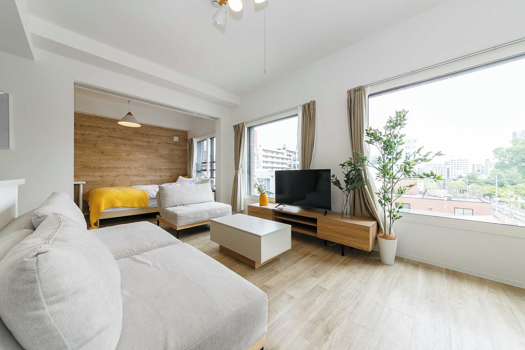 Suite, Non Smoking (201) | Living area | Flat-screen TV