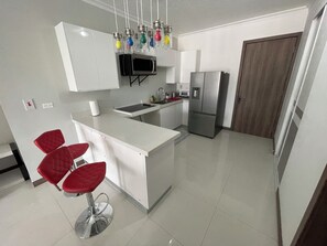 Mikrobølgeovn og kokeplater