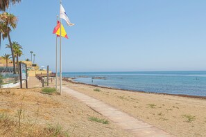 Tæt på stranden