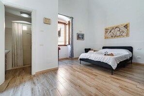 WiFi, bed sheets