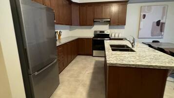 Mikrobølgeovn, ovn, kogeplade, opvaskemaskine