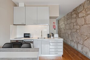 Refrigerador, microondas, horno, cafetera/tetera