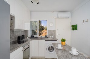 Fridge, microwave, oven, dishwasher