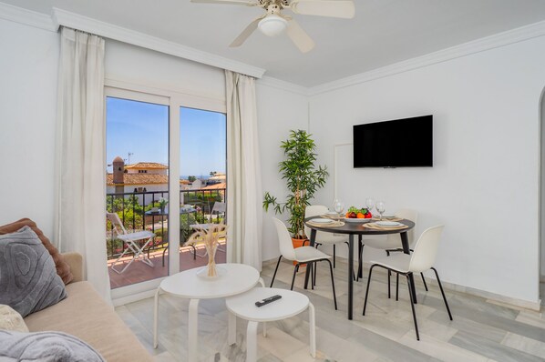 Dining - El Faro Hideaway by Lica Homes (Mijas)