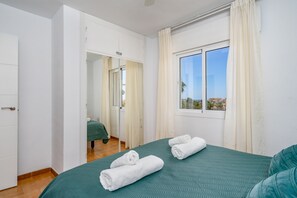 2 bedrooms, iron/ironing board, travel cot, free WiFi