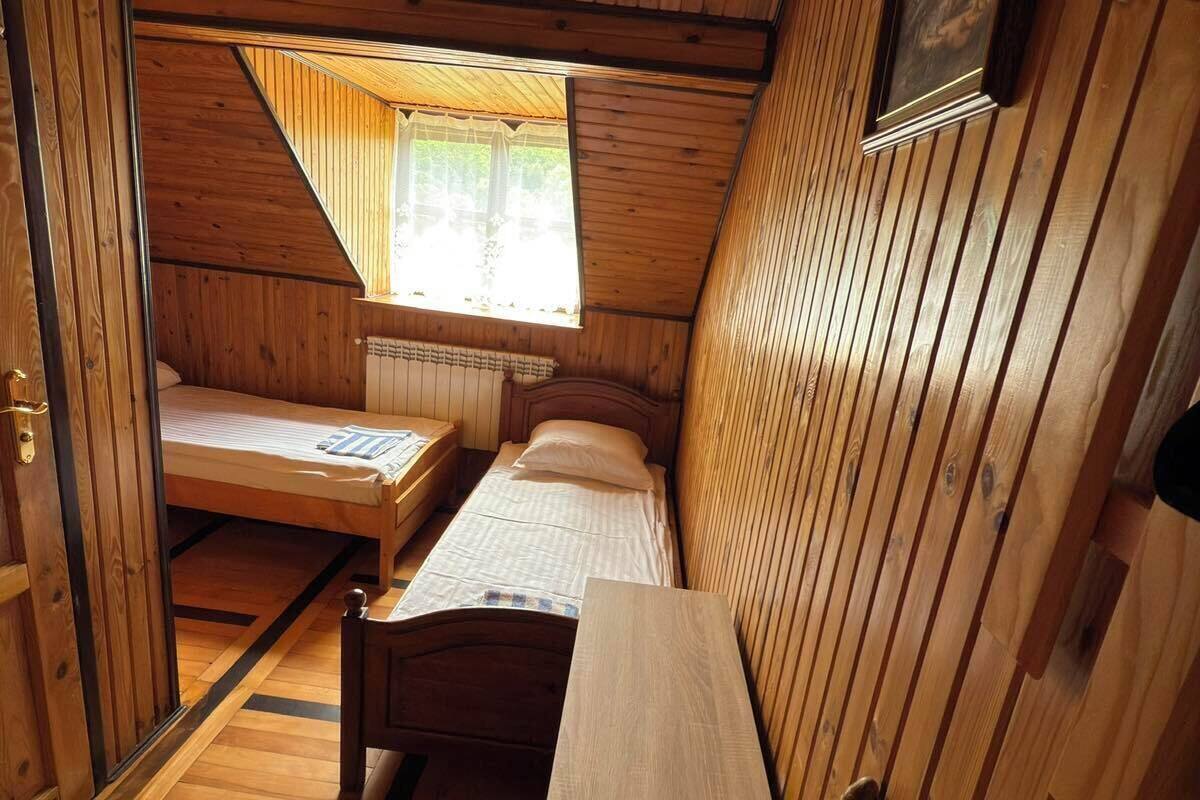 Economy Twin Room | Free WiFi