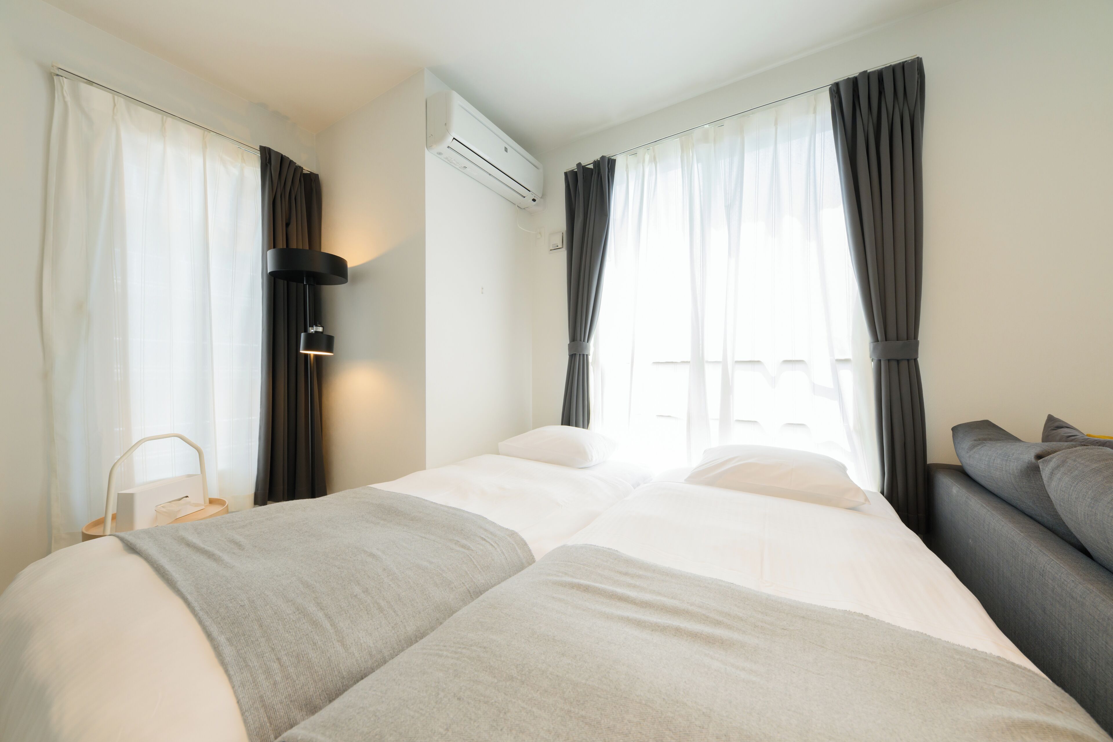 書桌、遮光窗簾/窗簾、免費 Wi-Fi、床單