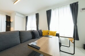 Desk, blackout drapes, free WiFi, bed sheets - EFFECT Kikusui (Sapporo)