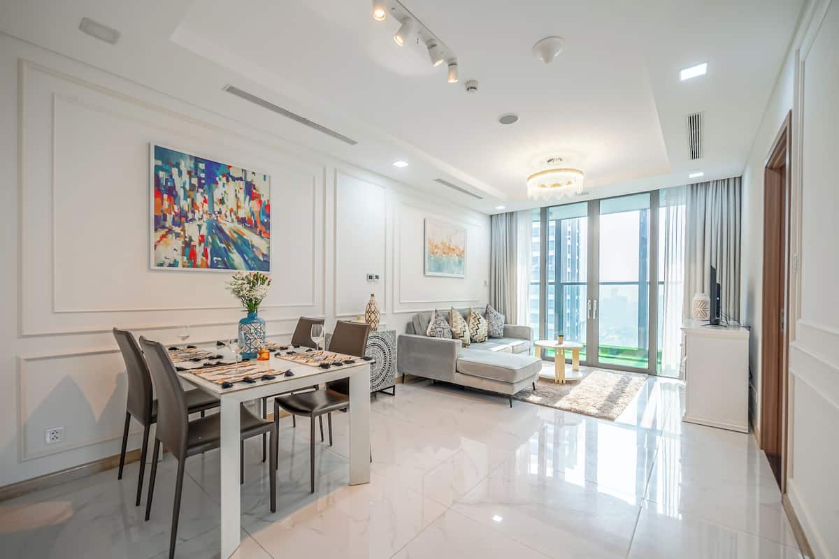 Suite presidencial, 3 habitaciones, Acceso al salón del club, vistas al río | Ropa de cama de alta calidad y edredones de plumas