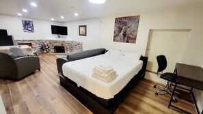 4 makuuhuonetta, silitysrauta/-lauta, Wi-Fi, vuodevaatteet