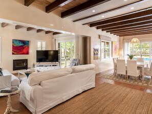 Fernseher, Tischtennisplatte