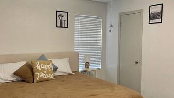 2 habitaciones, tabla de planchar con plancha, wifi y ropa de cama