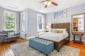 3 habitaciones, escritorio, tabla de planchar con plancha y wifi 