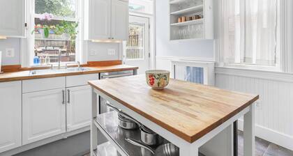 Sojourn Lovely Hill Home w/ Backyard near DC Icons