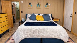 Room - Charming 2 BR, nestled on Buckhannon River, with deck, dock, fire-pit, & kayaks (Volga)