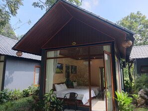 ด้านหน้าที่พัก