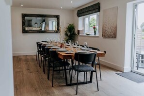 Dining - Modern Country Escape for 12 Guests -Rural Setting (Llanarthney)